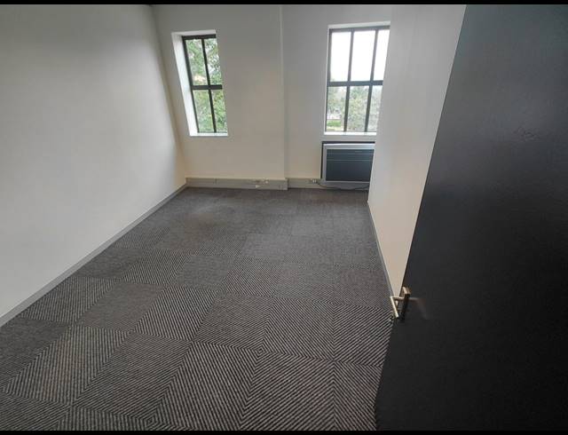 376M² OFFICE TO LET IN BRYANSTON